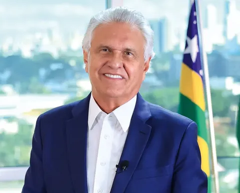 Caiado diz “acreditar na vacina” e defende ciência em evento