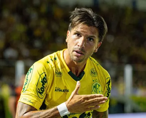 Campeão pelo Bahia deixa time da Libertadores e volta ao Nordeste - Imagem