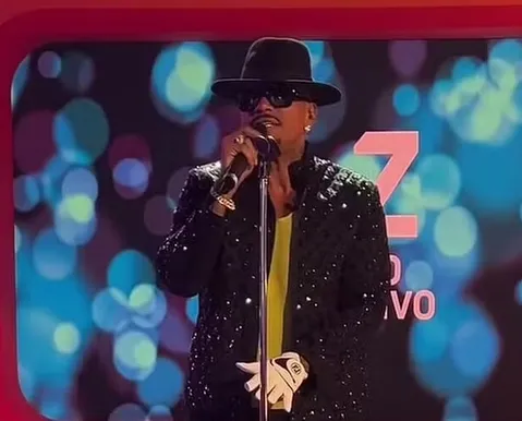Cantor brasileiro vira meme após homenagear Michael Jackson; confira - Imagem