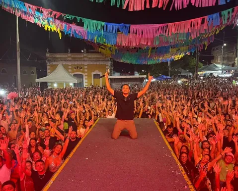 Cantor revela vício em apostas e revela perda de R$ 800 mil - Imagem