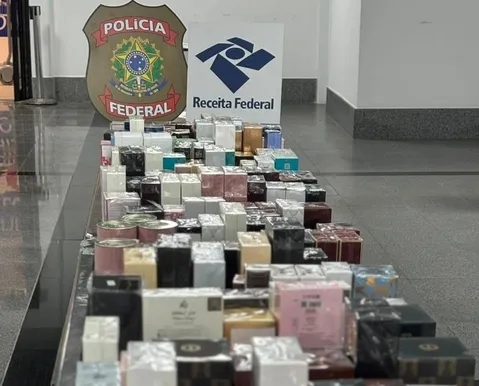 Carga de R$ 100 mil em perfumes importados é apreendida no aeroporto de Salvador.