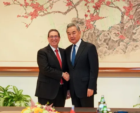 China reforça apoio a Cuba após pressão dos EUA sobre ilha