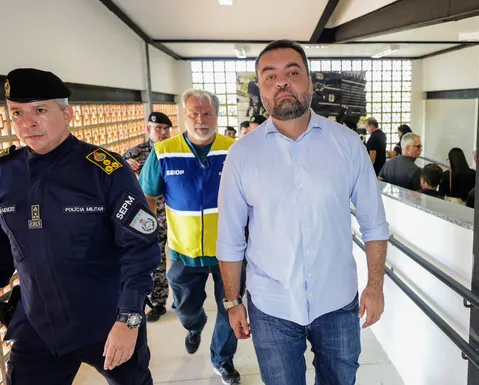 Cláudio Castro é alvo de busca da Polícia Federal por fraudes do Master