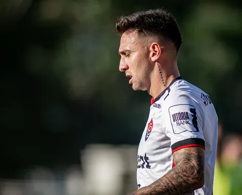 Clube da Libertadores acerta contratação de ex-atacante do Vitória