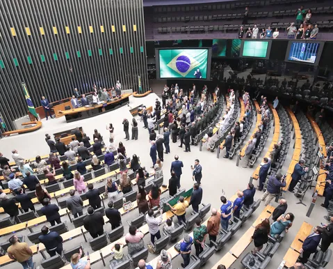 Concurso da Câmara tem polêmica para derrubar cláusula de barreira