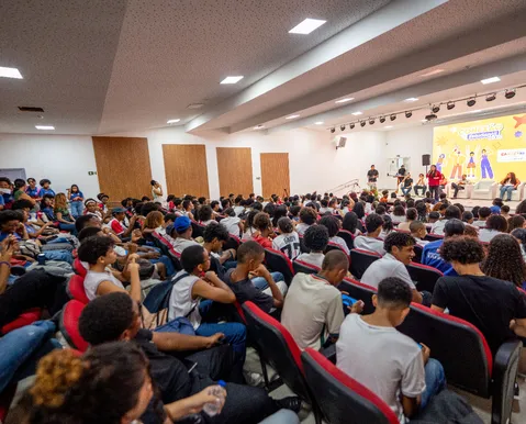 Conexão Estudantil 2026 reúne 800 alunos em Camaçari; veja programação