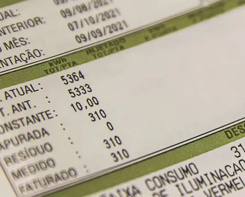 Contas de luz seguem mais caras em agosto; veja como economizar