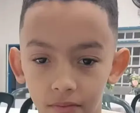 Criança morre após receber bolada na cabeça dentro de escola