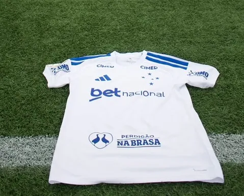 Cruzeiro desiste de atacante uruguaio após negociação travar
