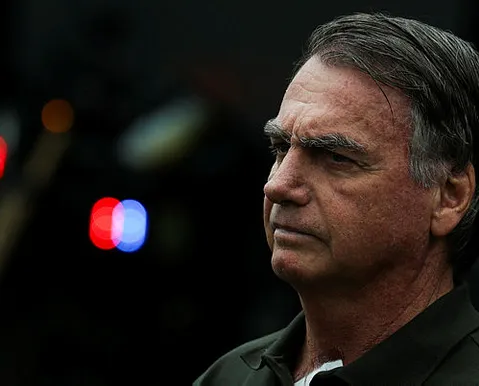 Defesa de Bolsonaro pede liberação do STF para bateria de exames