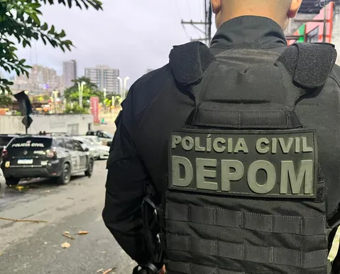 Dupla é presa por extorquir 15 vítimas em Salvador via app de namoro