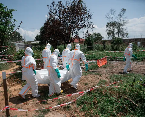 Ebola mata mais de 2 mil na RDC e surto se aproxima de marca histórica