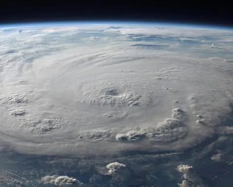 El Niño pode provocar até 22 tempestades e furacões intensos; entenda