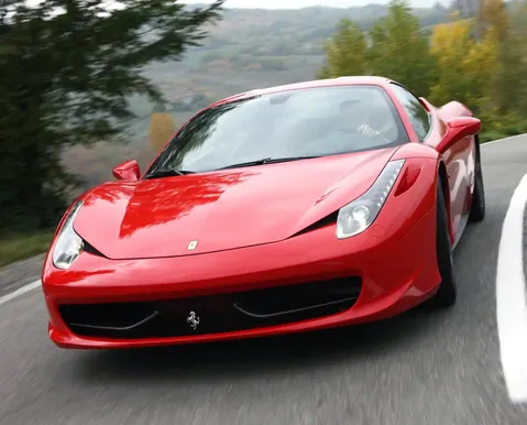 Empresário cai em golpe e troca Ferrari de R$ 4 milhões por relógio falso