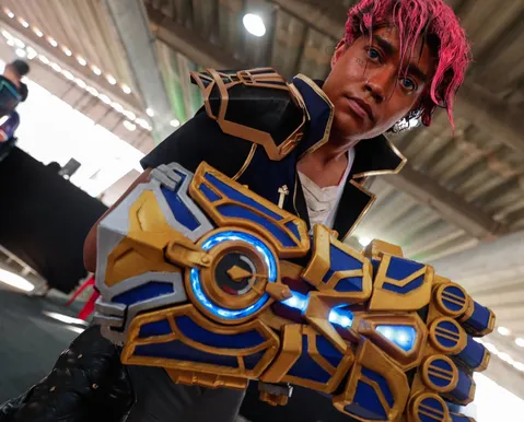 Entre o calor e os altos custos, cosplayers mantêm viva a cultura geek