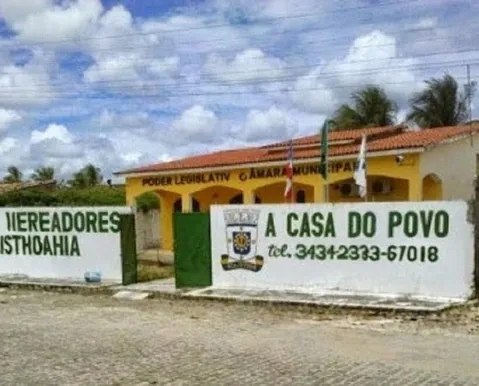 Esposa de vereador na Bahia é suspeita de receber benefícios sociais