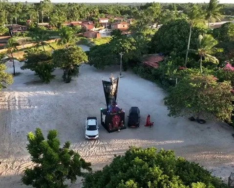 Estátua de 11 metros em homenagem ao Diabo é construída no Brasil - Imagem