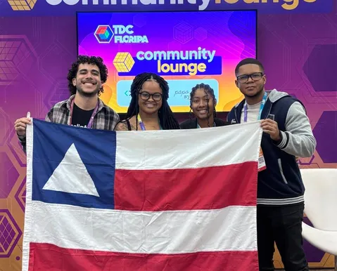 Estudantes baianos desenvolvem plataforma para consulta de TCCs