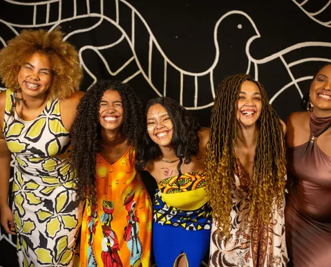 Evento celebra mulheres negras com desfile e oficinas em Salvador