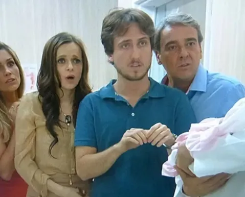 Ex-ator da Globo abandona vida de luxo e passa a morar em ônibus