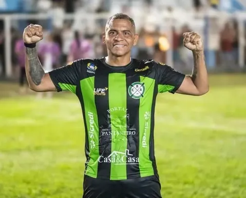 Ex-Vitória acerta com novo clube após deixar time antes de estrear - Imagem