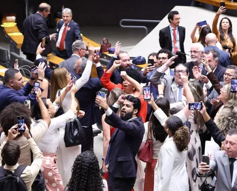 Fim da escala 6x1: como votaram os deputados da Bahia nos dois turnos