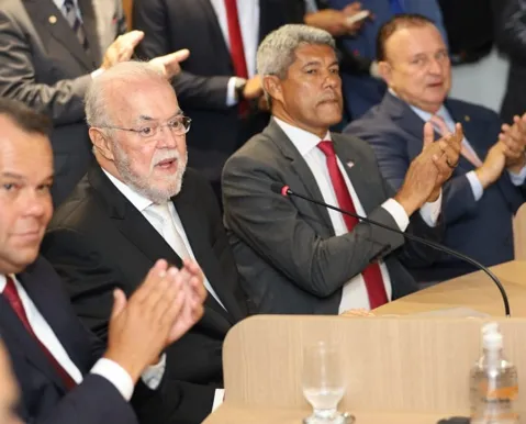 Francisco Netto deixa TCM-BA e abre caminho para Adolfo Menezes