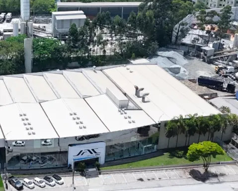 Gigante montadora encerra lojas no Brasil e muda estratégia de vendas