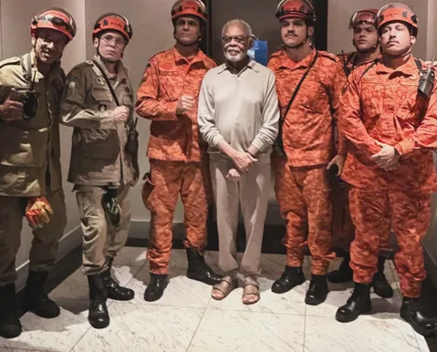 Gilberto Gil fica preso em elevador e vive momento de tensão - Imagem