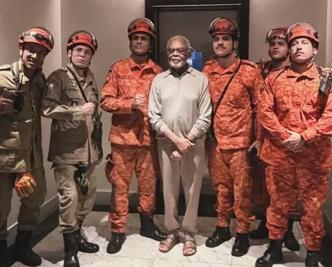 Gilberto Gil fica preso em elevador e vive momento de tensão