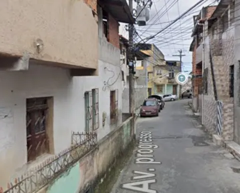 Homem e filho são esfaqueados após discussão por "gato" de energia em Salvador - Imagem