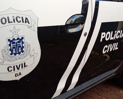 Homem é preso por tentar matar vítima após briga por carregador na BA