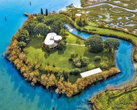 Ilha particular com forte construído por Napoleão é vendida por R$ 33 milhões - Imagem
