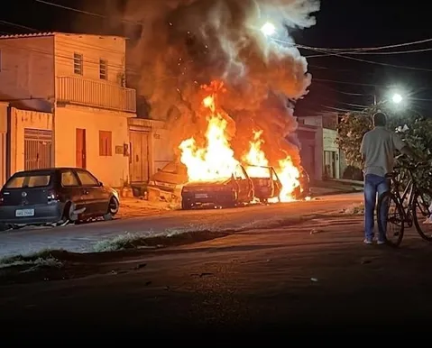Incêndio em oficina assusta moradores em cidade baiana