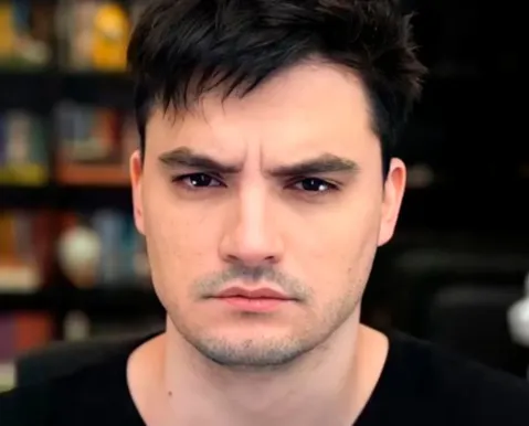 Influenciador famoso pede desculpas após associar Exu ao Diabo