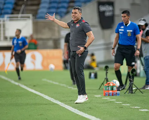 Jair Ventura assume preocupação com dupla de titulares do Vitória