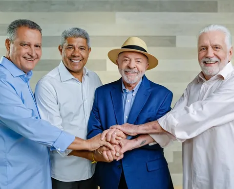 Jerônimo abre campanha na Colina Sagrada e faz comício em Irecê