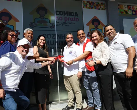 Jerônimo inaugura cozinhas comunitárias em Riacho de Santana - Imagem