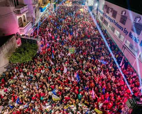 Jerônimo provoca oposição em comício lotado: “Isso não é IA” - Imagem
