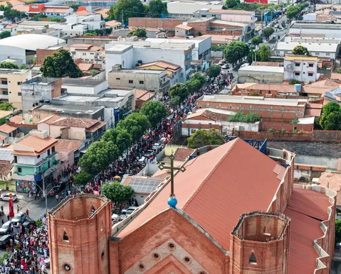 Jerônimo reúne multidão e lideranças políticas em Bom Jesus da Lapa - Imagem