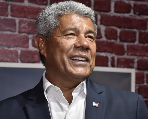 Jerônimo tem candidatura registrada e mostra carta de compromisso - Imagem