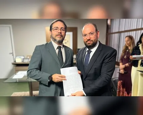 Juiz federal Iran Esmeraldo Leite toma posse como desembargador titular do TRE-BA