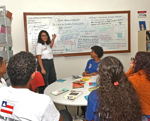 Lei na Bahia obriga escolas estaduais a debater prevenção da gravidez precoce - Imagem