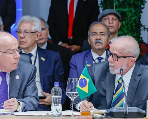 Lula repreende Mauro Vieira após citar intervenção dos EUA no Brasil - Imagem