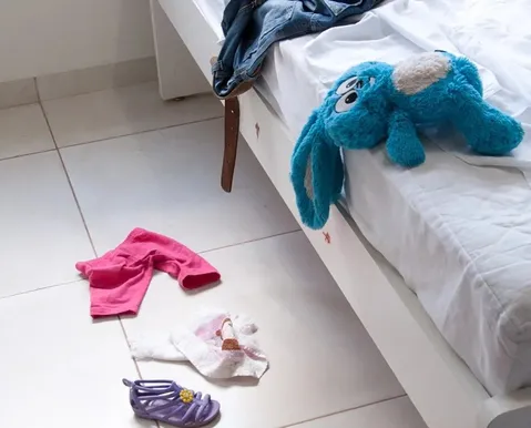 Mãe usa imagem da filha em conteúdo adulto e perde guarda