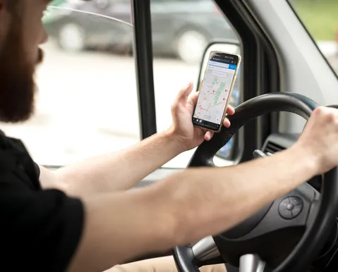 Mais trabalho, menos renda: motoristas de app relatam jornadas exaustivas em Salvador