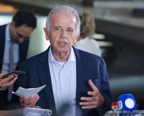 Ministro de Lula detona os EUA após avanço contra facções