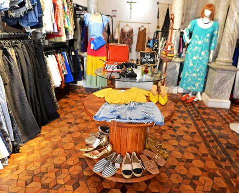 Moda circular em Salvador: guia do garimpo popular que pulsa na cidade