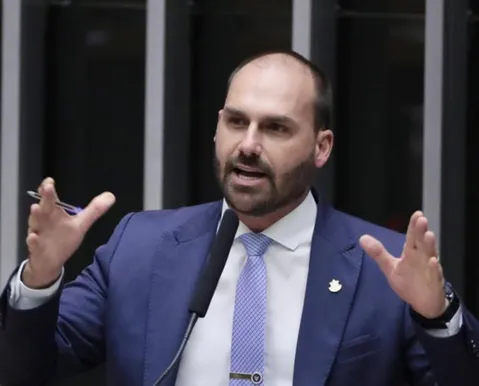 Moraes rejeita pedido e Eduardo Bolsonaro sofre nova derrota no STF