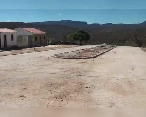 MP aciona Justiça e exige reabertura de escola quilombola em Piatã